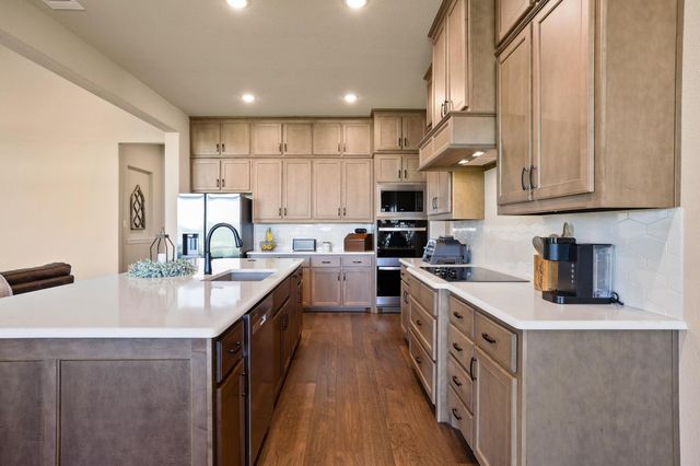 180 Waterview Drive, Gunter, TX 75058