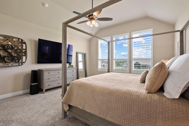 180 Waterview Drive, Gunter, TX 75058