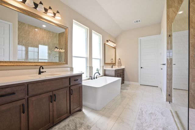 180 Waterview Drive, Gunter, TX 75058