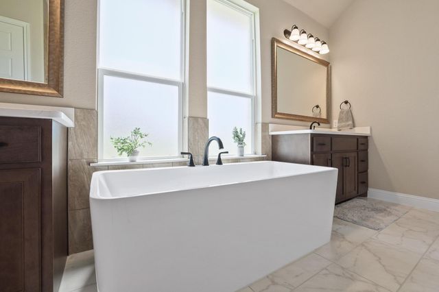 180 Waterview Drive, Gunter, TX 75058
