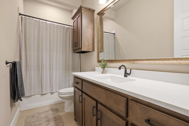 180 Waterview Drive, Gunter, TX 75058