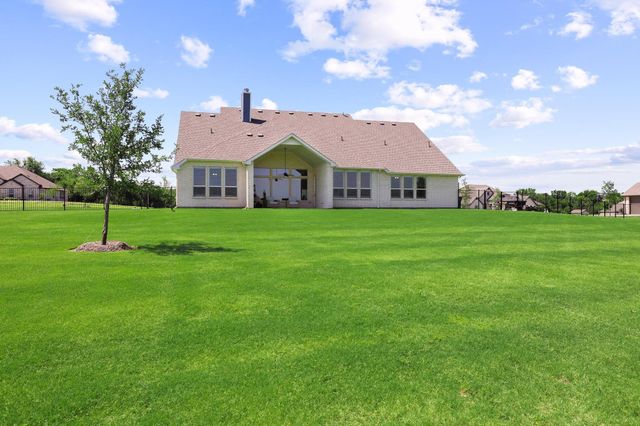 180 Waterview Drive, Gunter, TX 75058