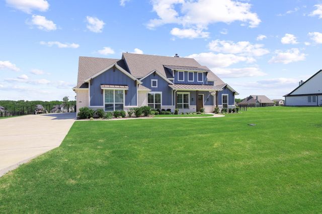 180 Waterview Drive, Gunter, TX 75058