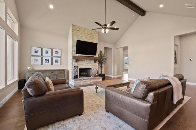 180 Waterview Drive, Gunter, TX 75058