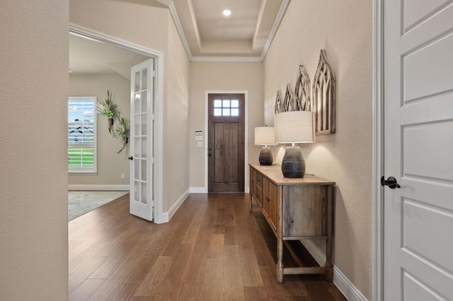 180 Waterview Drive, Gunter, TX 75058