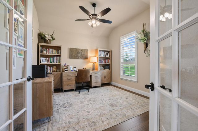 180 Waterview Drive, Gunter, TX 75058