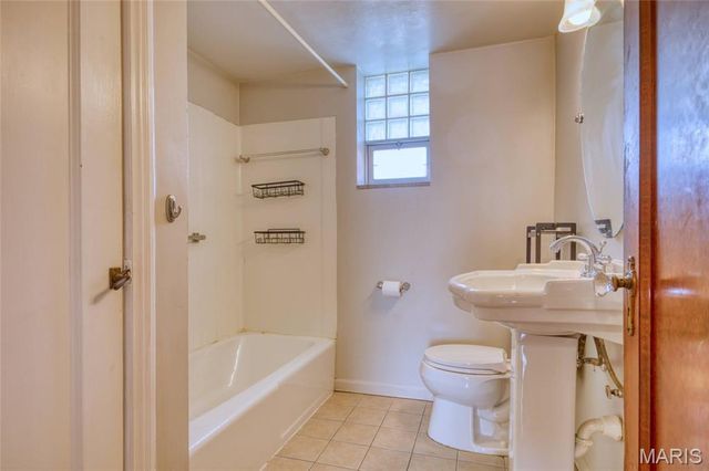 6601 Alamo Avenue 1st Floor A, Clayton, MO 63105