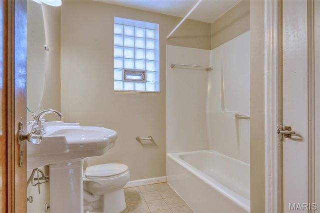 6601 Alamo Avenue 1st Floor A, Clayton, MO 63105