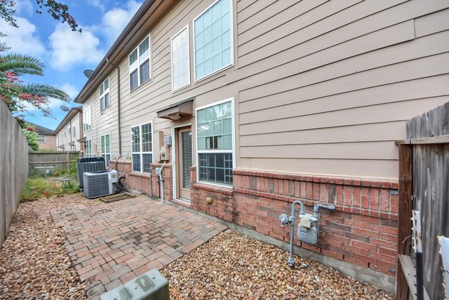 1251 Glenwood Canyon Lane, Houston, TX 77077
