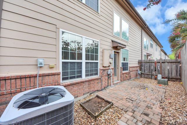 1251 Glenwood Canyon Lane, Houston, TX 77077