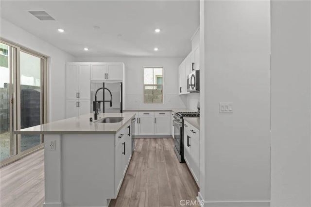 15880 Blue Copper Way, Fontana, CA 92336