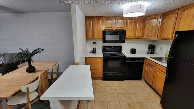 2106 Kanawha Boulevard E 727, Charleston, WV 25311