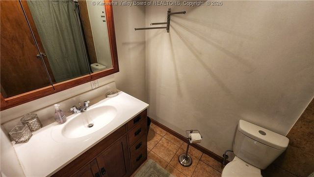 2106 Kanawha Boulevard E 727, Charleston, WV 25311