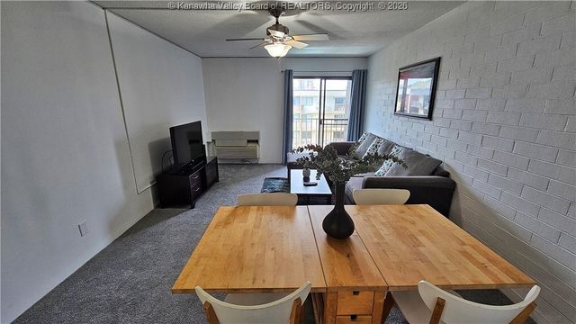 2106 Kanawha Boulevard E 727, Charleston, WV 25311