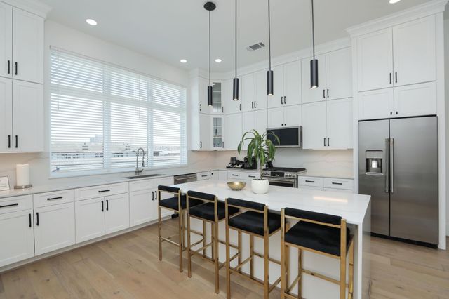 5704 Fairdale Lane B, Houston, TX 77057