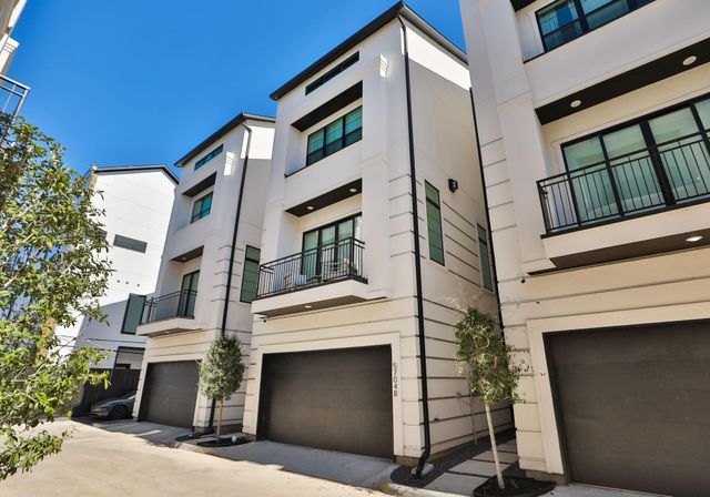 5704 Fairdale Lane B, Houston, TX 77057