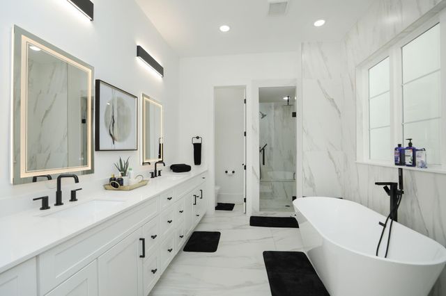 5704 Fairdale Lane B, Houston, TX 77057