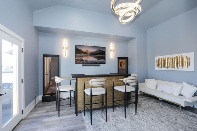 5704 Fairdale Lane B, Houston, TX 77057