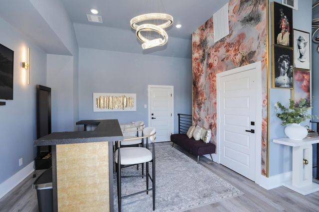 5704 Fairdale Lane B, Houston, TX 77057