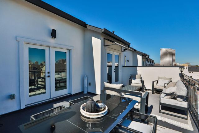 5704 Fairdale Lane B, Houston, TX 77057