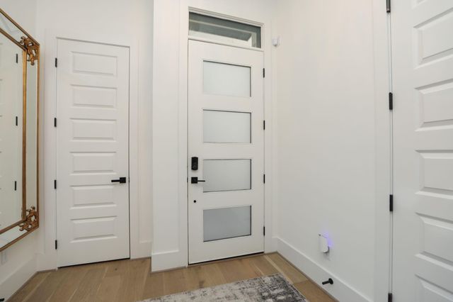 5704 Fairdale Lane B, Houston, TX 77057