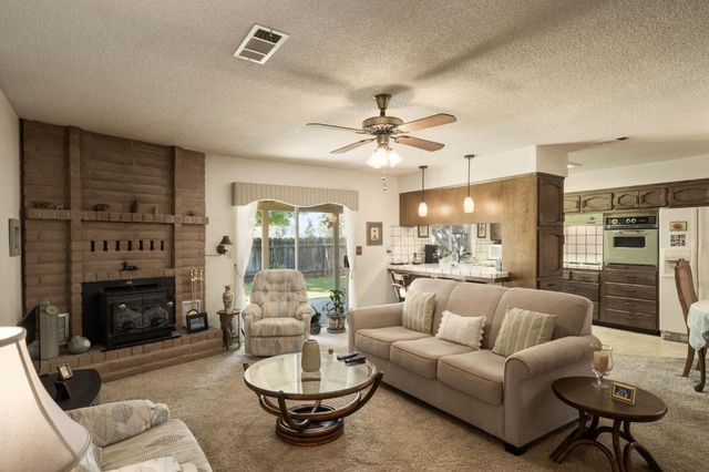 25526 Whitworth Drive N, Madera, CA 93638