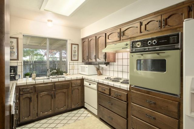 25526 Whitworth Drive N, Madera, CA 93638