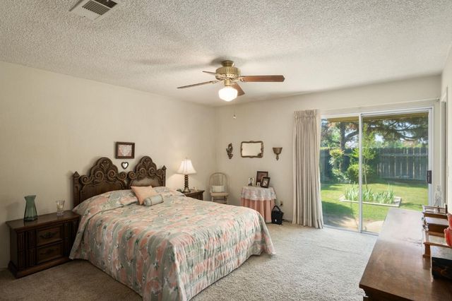 25526 Whitworth Drive N, Madera, CA 93638