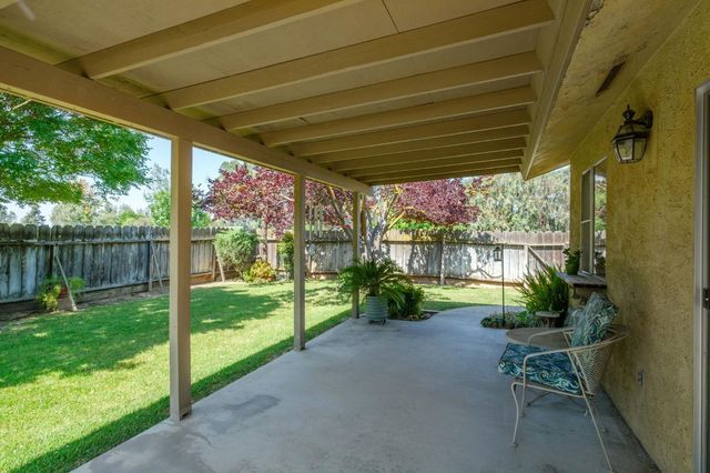 25526 Whitworth Drive N, Madera, CA 93638