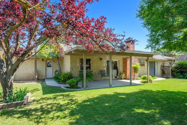 25526 Whitworth Drive N, Madera, CA 93638