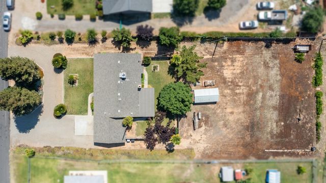 25526 Whitworth Drive N, Madera, CA 93638