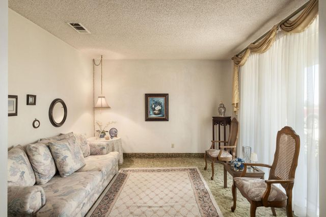 25526 Whitworth Drive N, Madera, CA 93638