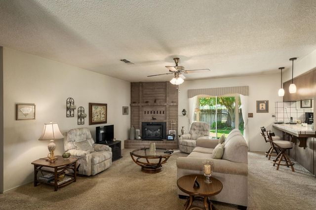25526 Whitworth Drive N, Madera, CA 93638