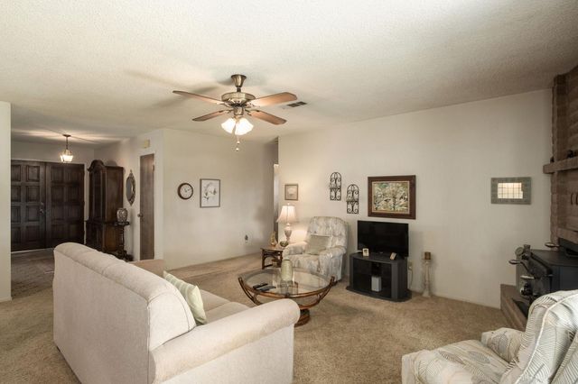 25526 Whitworth Drive N, Madera, CA 93638