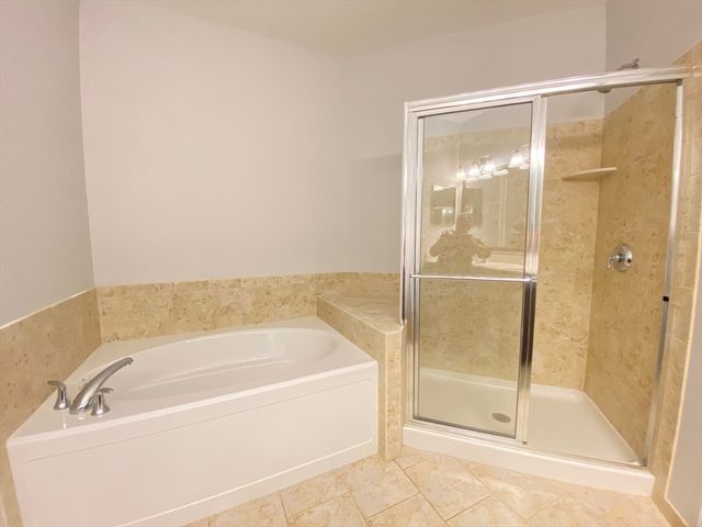 107 Corning Fairbanks Way 153, Westborough, MA 01581
