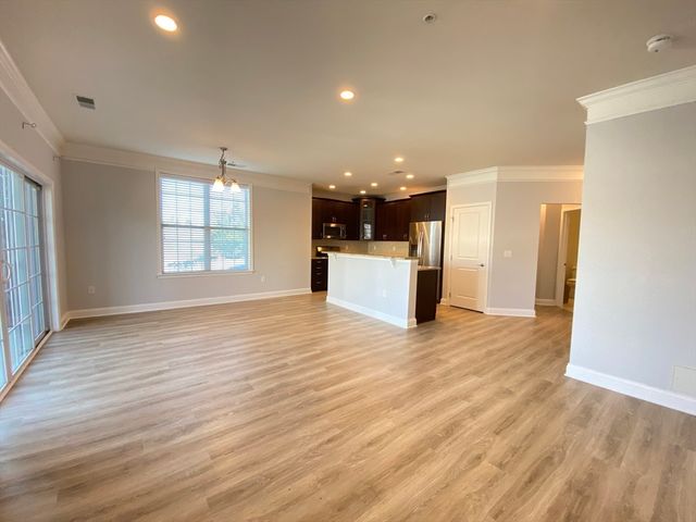 107 Corning Fairbanks Way 153, Westborough, MA 01581
