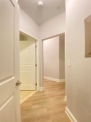 107 Corning Fairbanks Way 153, Westborough, MA 01581