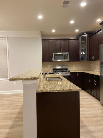 107 Corning Fairbanks Way 153, Westborough, MA 01581