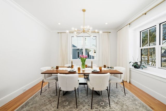 115 Oxford Rd, Newton, MA 02459