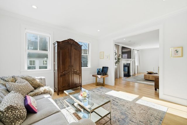 115 Oxford Rd, Newton, MA 02459