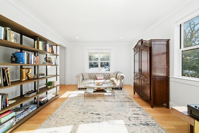 115 Oxford Rd, Newton, MA 02459