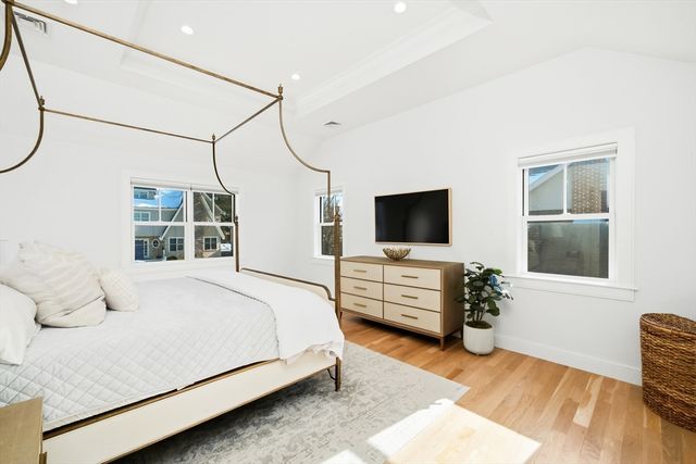 115 Oxford Rd, Newton, MA 02459