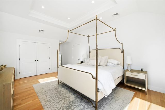 115 Oxford Rd, Newton, MA 02459