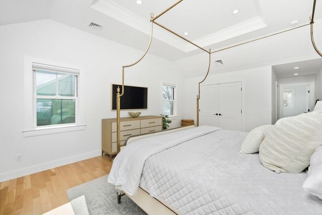 115 Oxford Rd, Newton, MA 02459