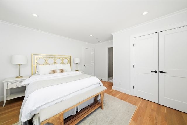 115 Oxford Rd, Newton, MA 02459