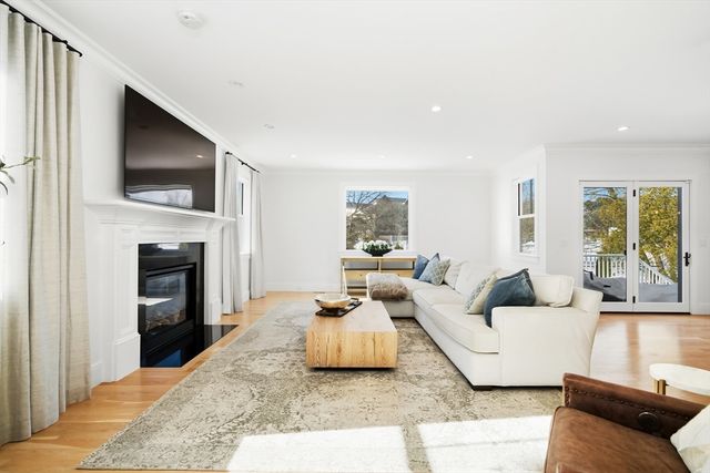 115 Oxford Rd, Newton, MA 02459