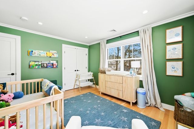 115 Oxford Rd, Newton, MA 02459