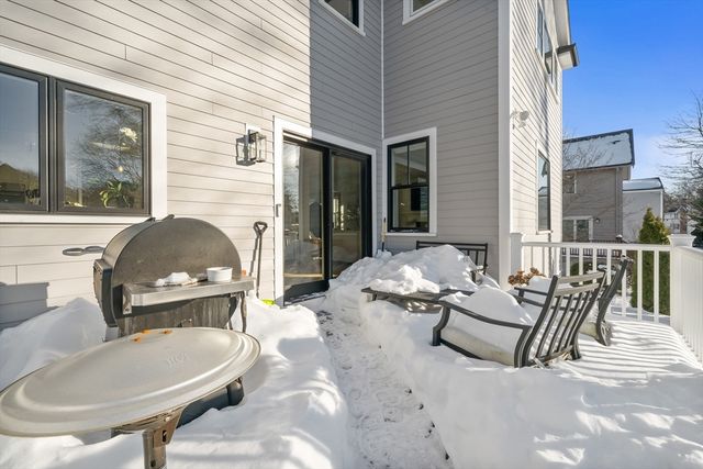 115 Oxford Rd, Newton, MA 02459