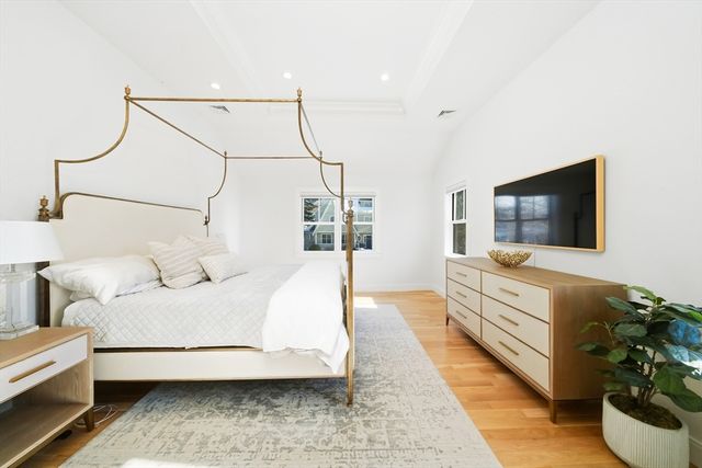 115 Oxford Rd, Newton, MA 02459