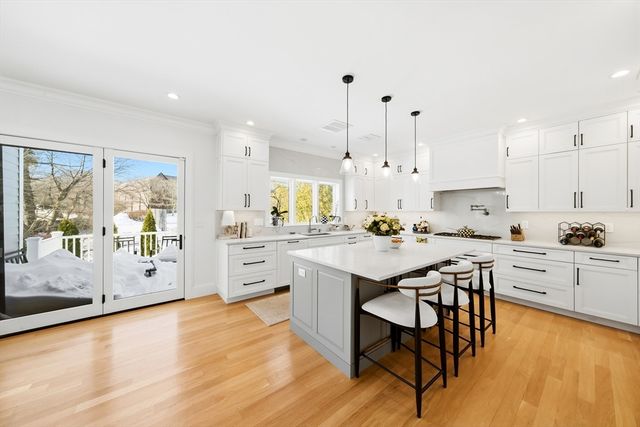 115 Oxford Rd, Newton, MA 02459